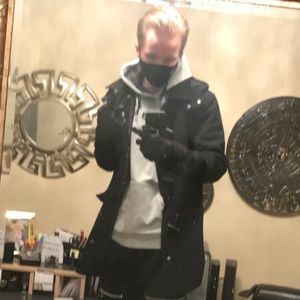 Meet your Posher, Logan